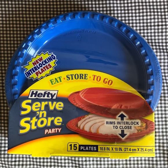 2 Packs of 15 Hefty Serve n Store 10.8” x 10” Plates (1 Red + 1 Blue) - Picture 2 of 15